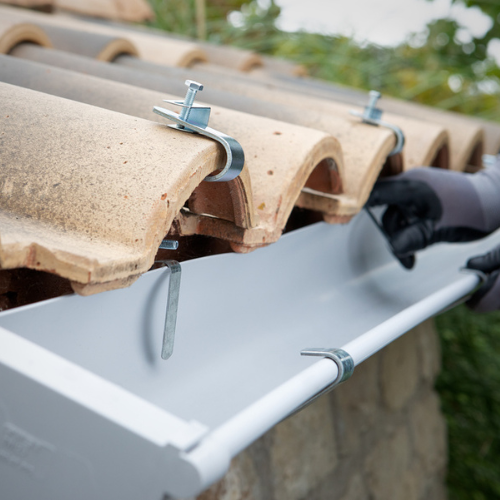 instalaciondeganchosparacanalonesenechevarri 1920w